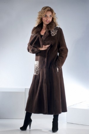 Меховое пальто