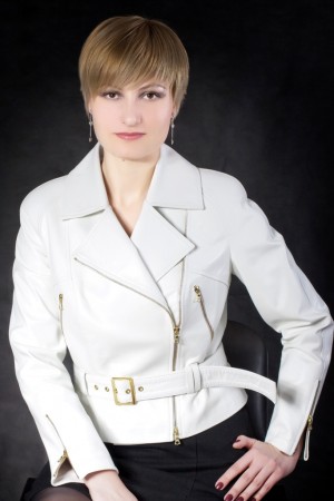 Косуха из белой кожи