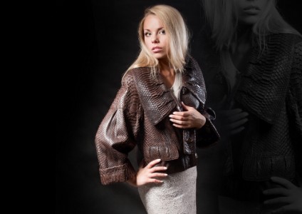 Жакет свободного кроя из шоколадного питона