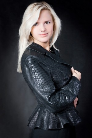 Жакет из кожи питона с баской