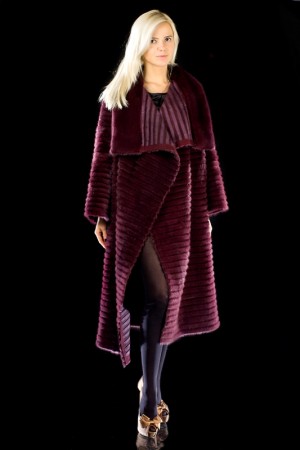 Норковая шуба расшитая на замше